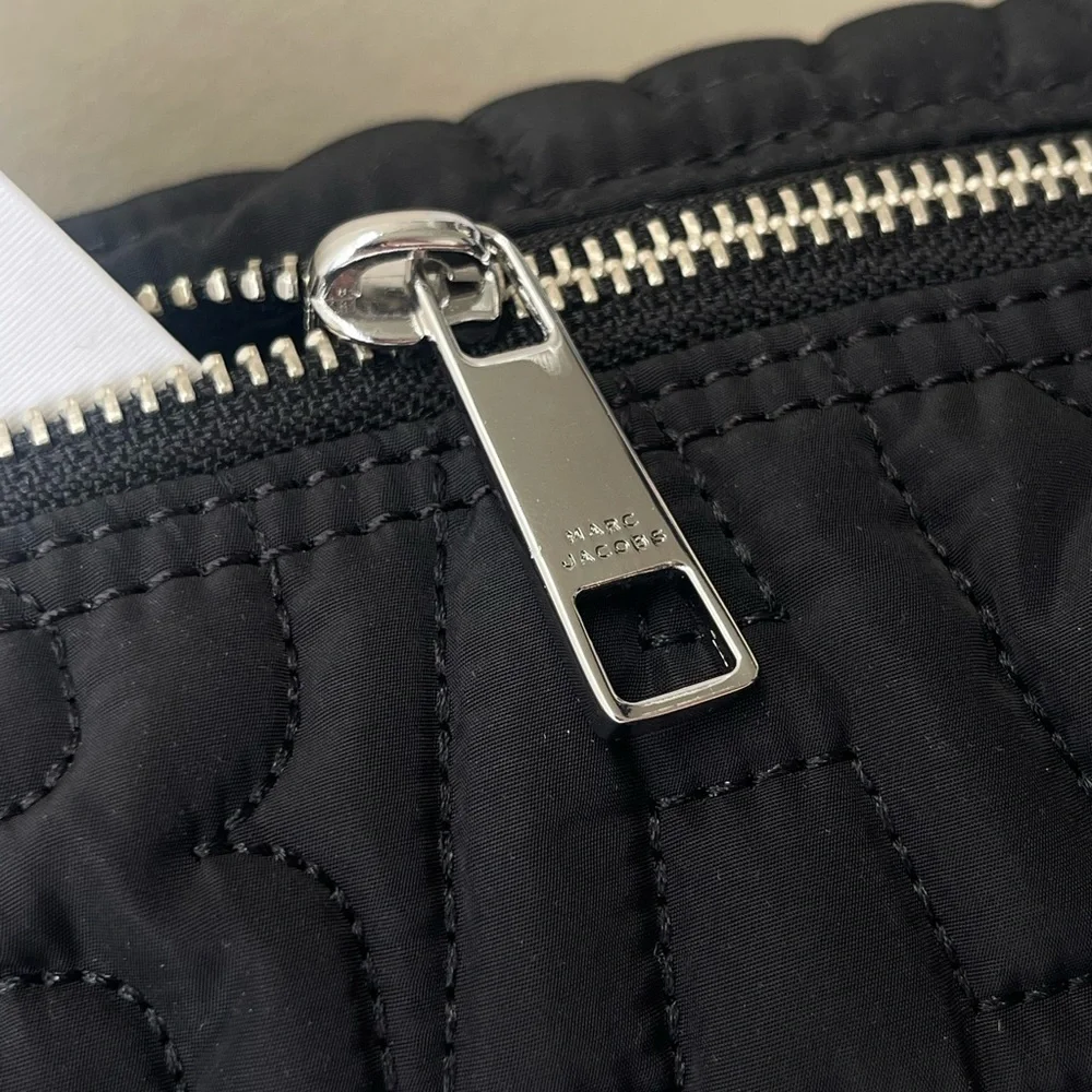 Marc Jacobs new+tag marc